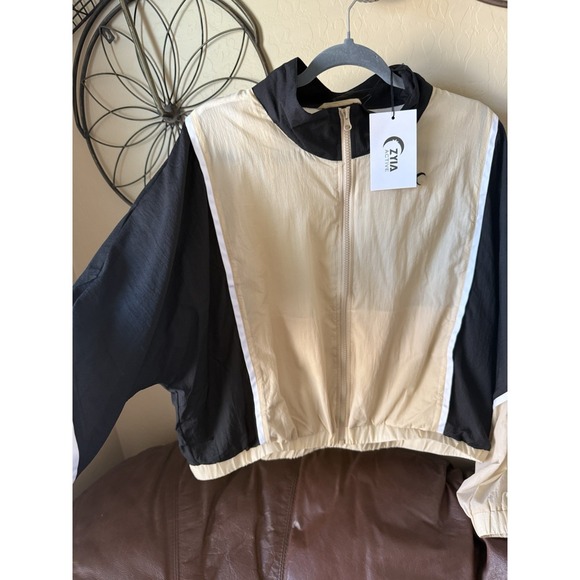 ZYIA Jackets & Blazers - Zyia Active Tan and Black Block Windbreaker‎ Jacket Womens Size XL Lightweight